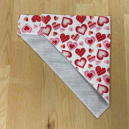 KMS Valentine's Bandana - White with Pink Hearts